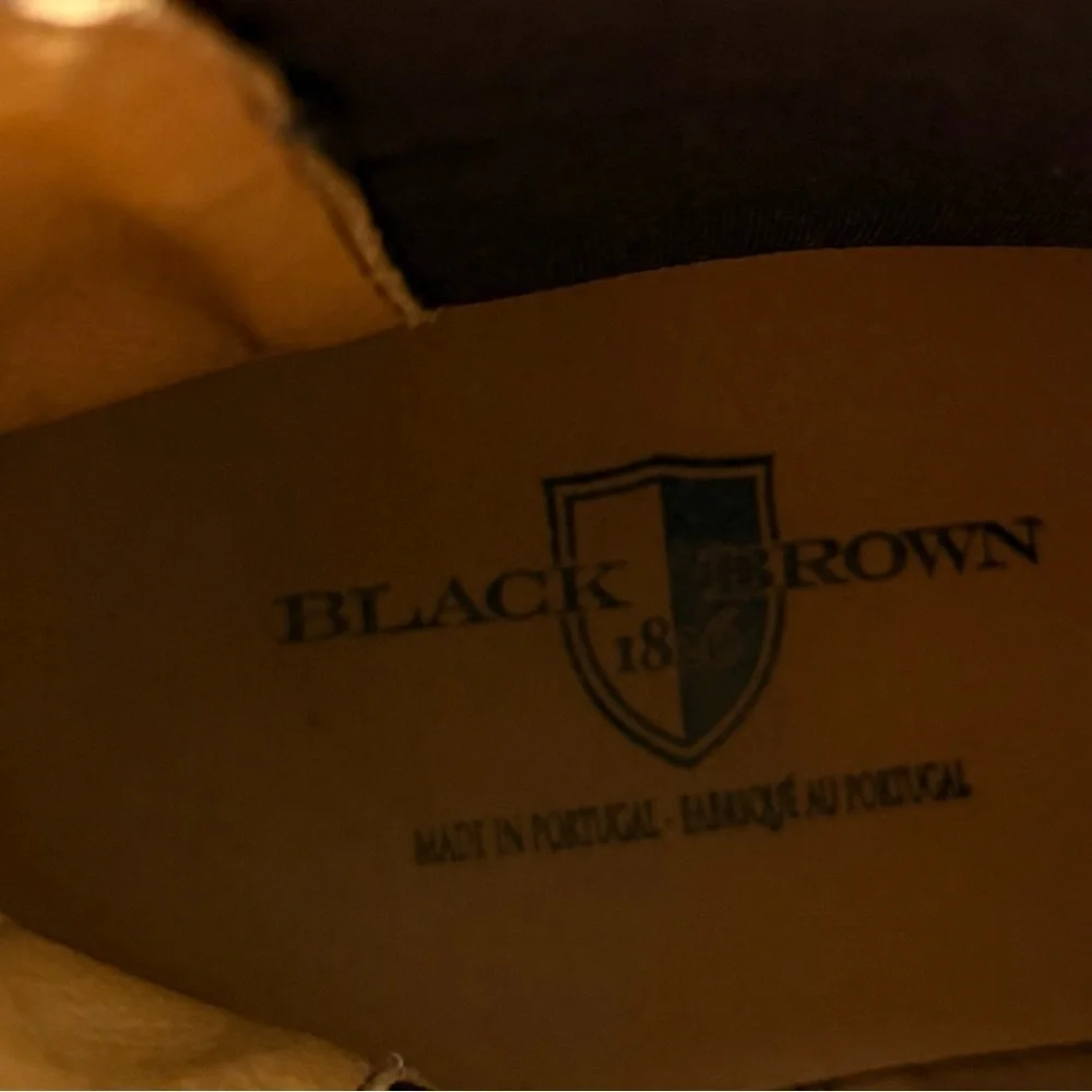 Black Crown sleek leather